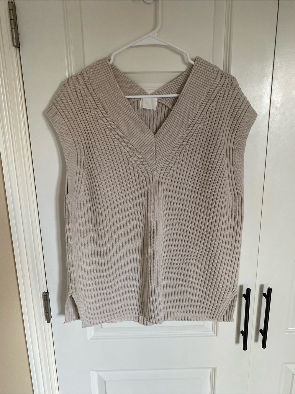 H&M Ribbed V-Neck Sweater Vest - Beige